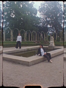 Saskia Fischer, Colonnades, Videostill 2, 2025. 